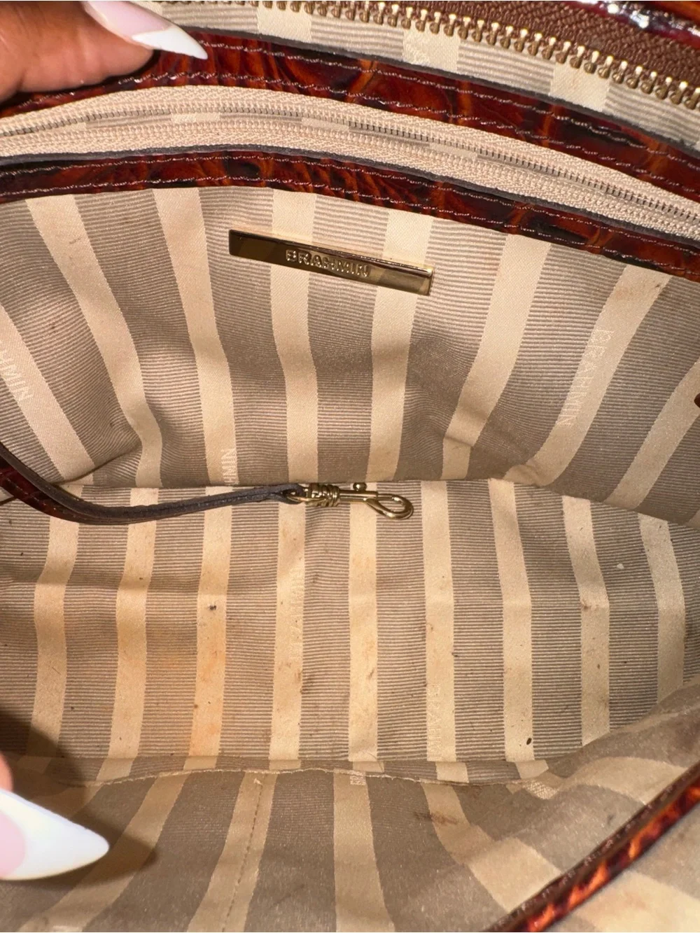 Brahmin Two-Tone Croc-Embossed Satchel in Burgundy and Cream SEND BEST OFFER❤️ - Picture 6 of 9